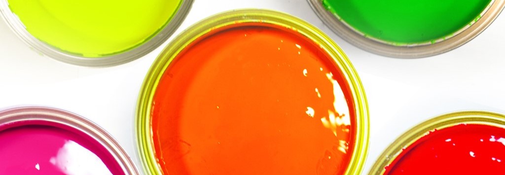 Farba fluorescencyjna