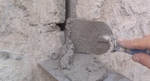 Produkty do naprawy murów, elewacji, fasad