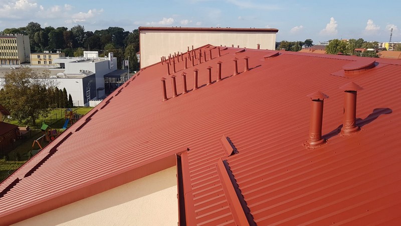 Farba do dachu z blachy Metal Unicoat w kolorze RAL 3009