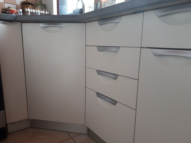 Farba do mebli RD-Aquatop PU w kolorze RAL 9001