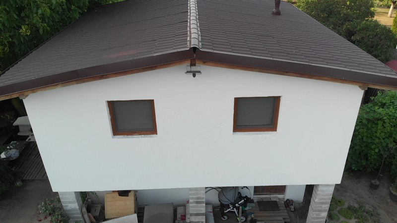 Elastoflex RAL 9003 na elewacji