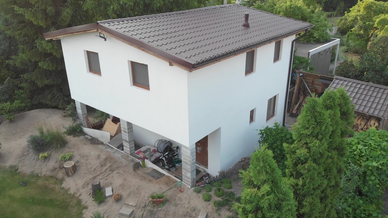 Elastoflex RAL 9003 na elewacji