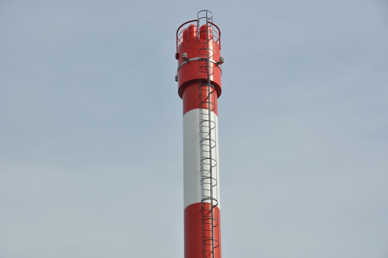 RD-Aquatop PU RAL 9016 na kominie