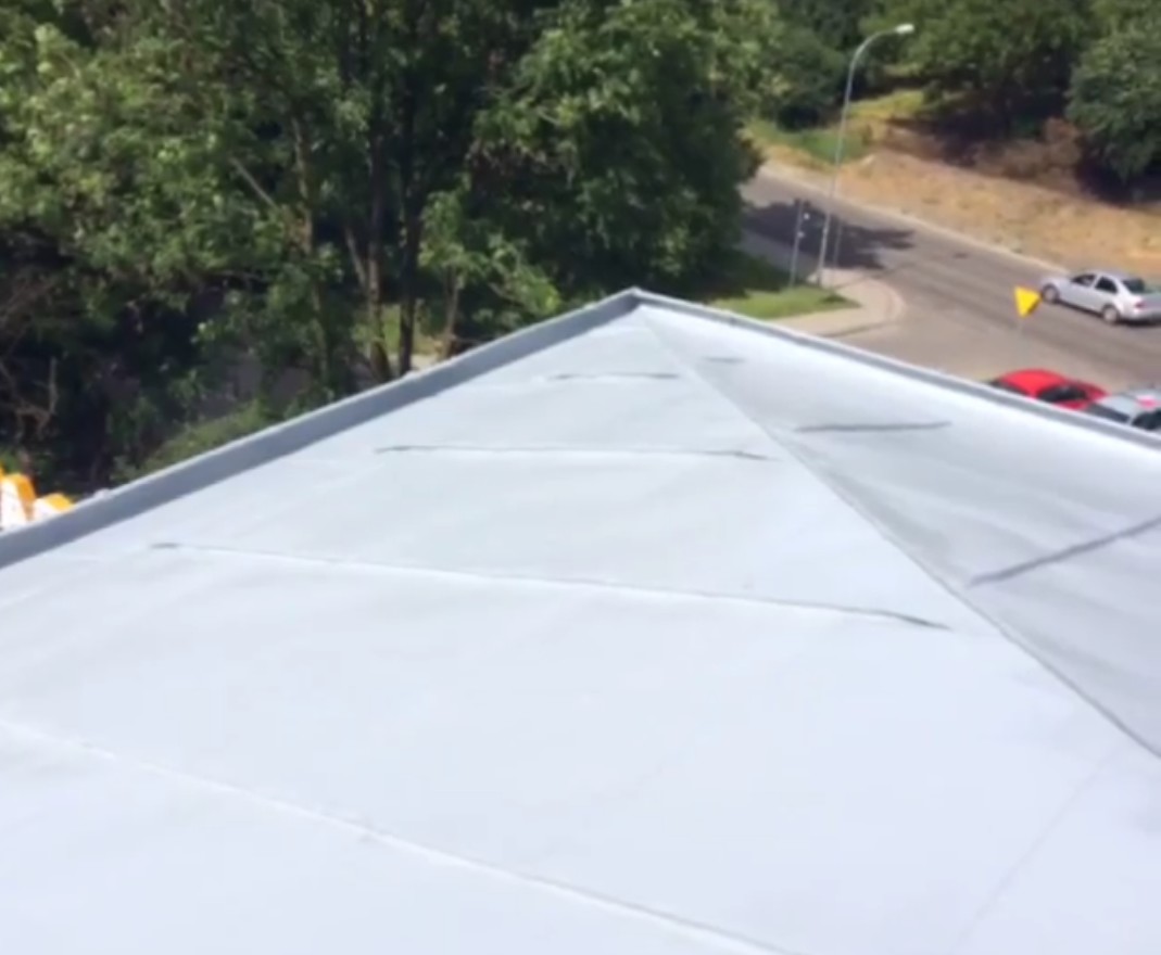 Zabezpieczanie antykorozyjne dachu, kolor RAL 7001