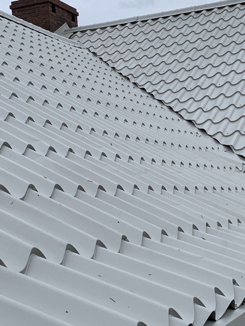 Farba do malowania dachów Metal Unicoat