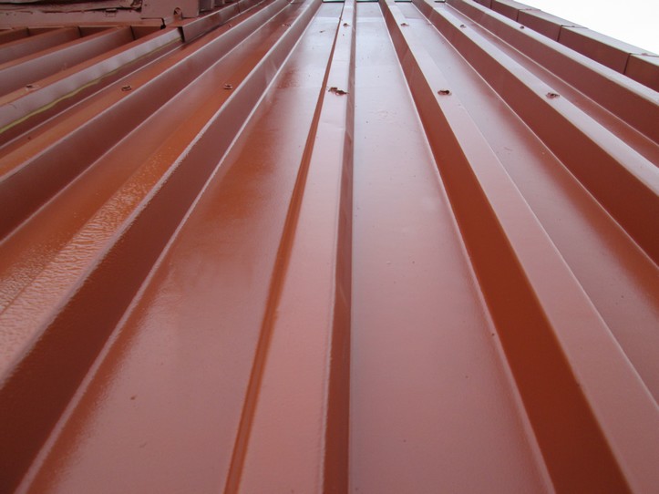Preparat antykorozyjny, uszczelniający Elastometal RAL 8004 na dachu