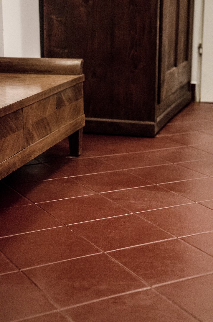 Farba do płytek ceramicznych Hydropox RAL 8015 na płytkach
