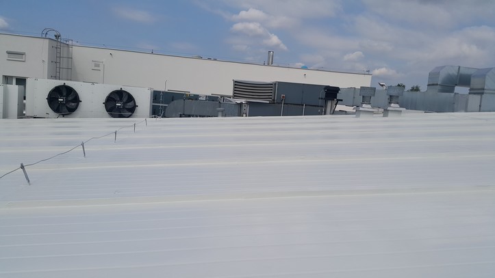 Preparat antykorozyjny, uszczelniający Elastometal RAL 9002 na dachu