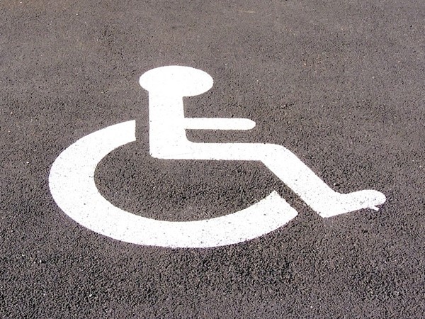 Farba geodezyjna do znakowania dróg, parkingów