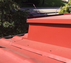 Malowanie sufitu metalowego RAL 3009 Czerwony tlenkowy