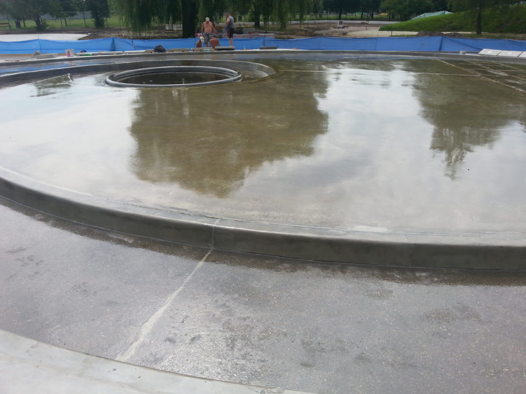 Malowanie betonu na zewnątrz Epoksydowy podkład na wilgotne podłoża