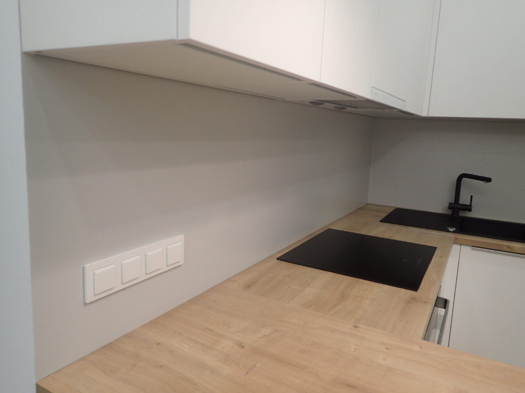 Zmywalna ściana w kuchni