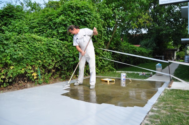 Jak wykonać nawierzchnię antypoślizgową na zewnątrz Aplikacja żywicy epoksydowej