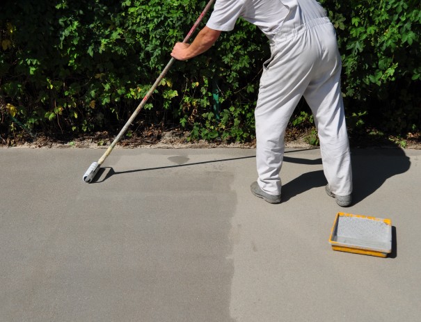 Czym wykończyć beton na zewnątrz Aplikacja nawierzchni poliuretanowej