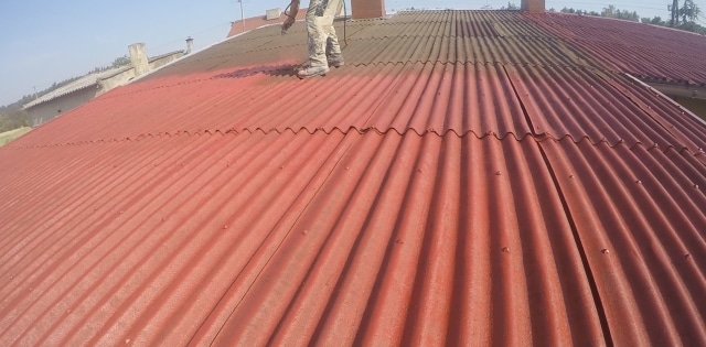 Farba na płyty bitumiczne Aplikacja farby na odnuline