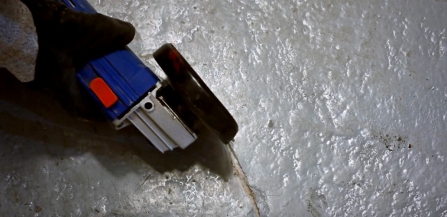 Jak uzupełnić ubytki w posadzce? Poszerzanie ubyków