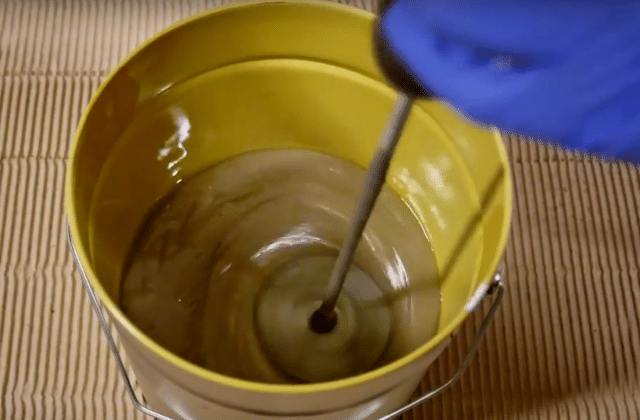 Zaprawa do ubytków w betonie Mieszanie piasku z żywicą epoksydową 1505