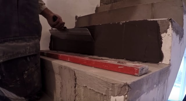 Malowanie schodów żywicą Wyrównanie schodów betonowych