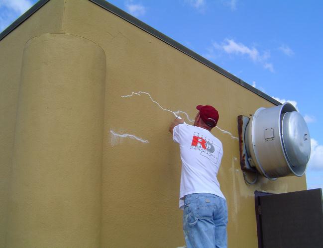 Uszczelnianie pęknięć w ścianie