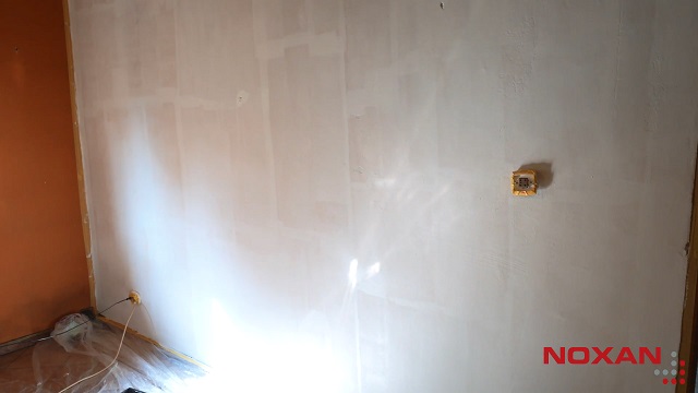 Podkład nałożony na ścianę  Podkład nałożony na całą ścianę