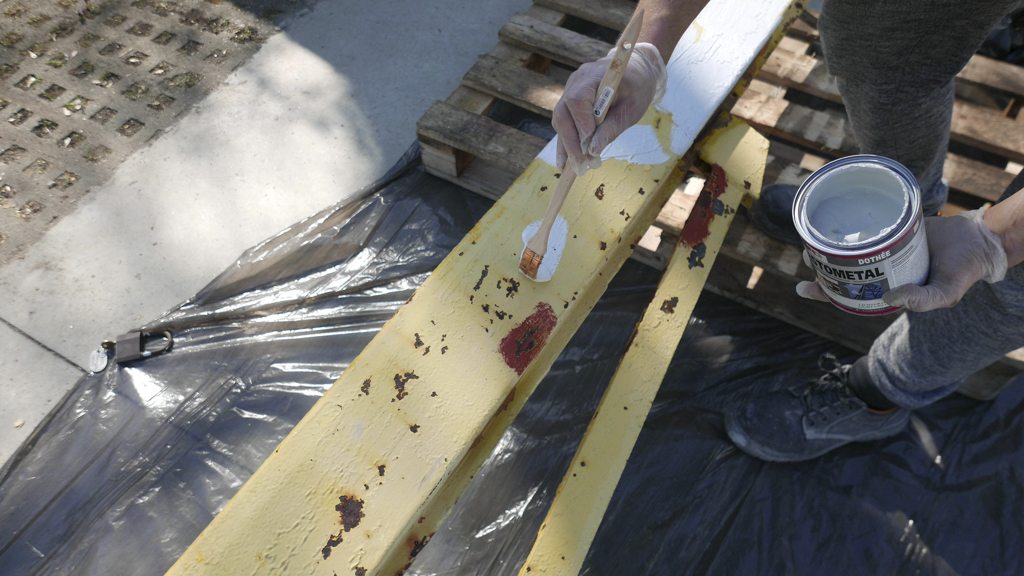 Malowanie farbą Elastometal