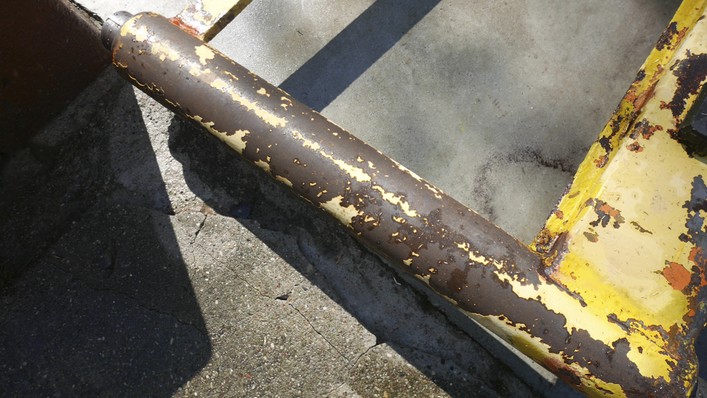 Schnący element dźwigu