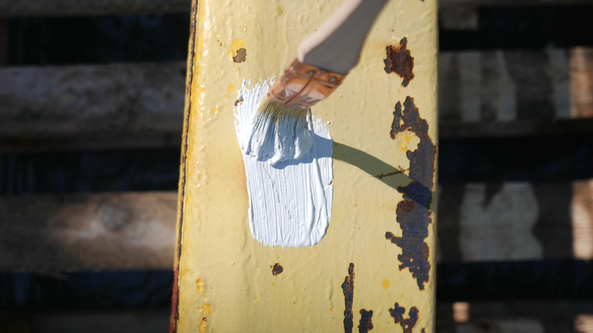 Zaprawkowanie farbą Elastometal