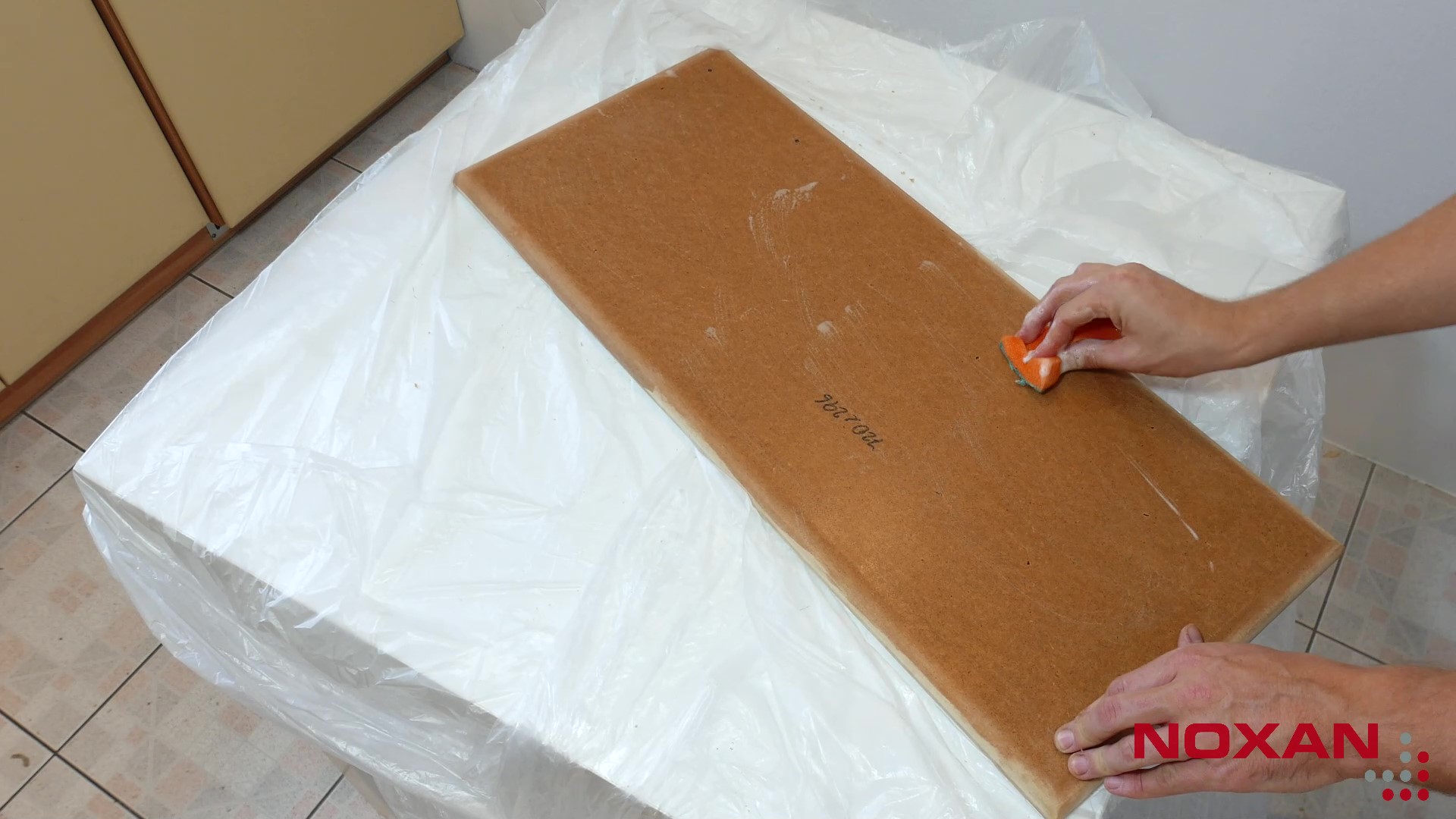 mycie frontu szafki bez okleiny