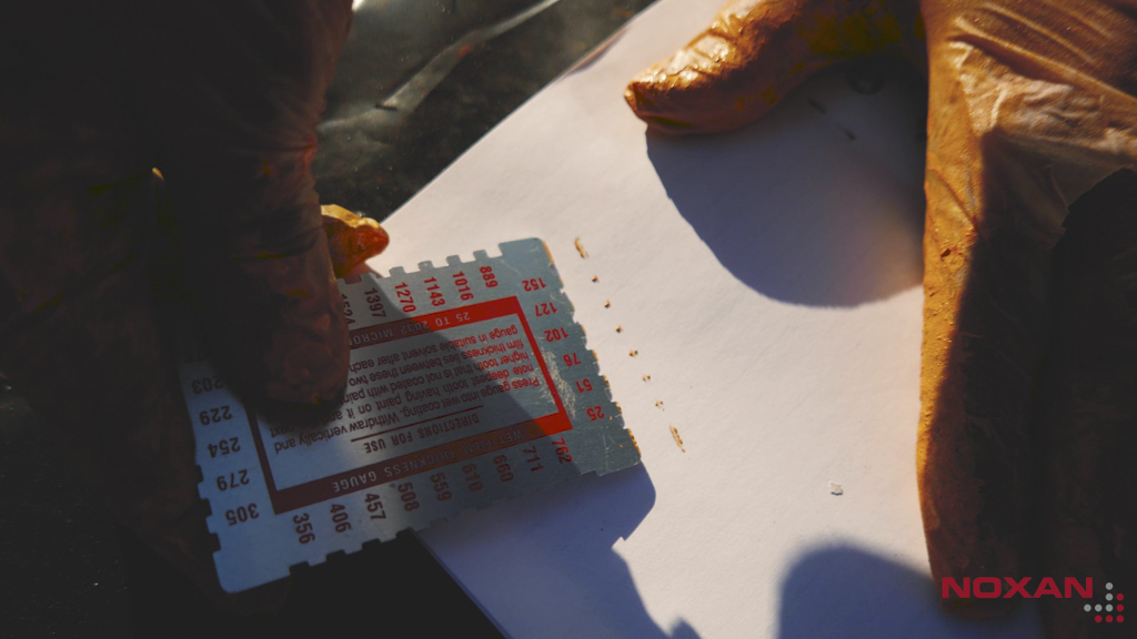 mierzenie grubości farby 