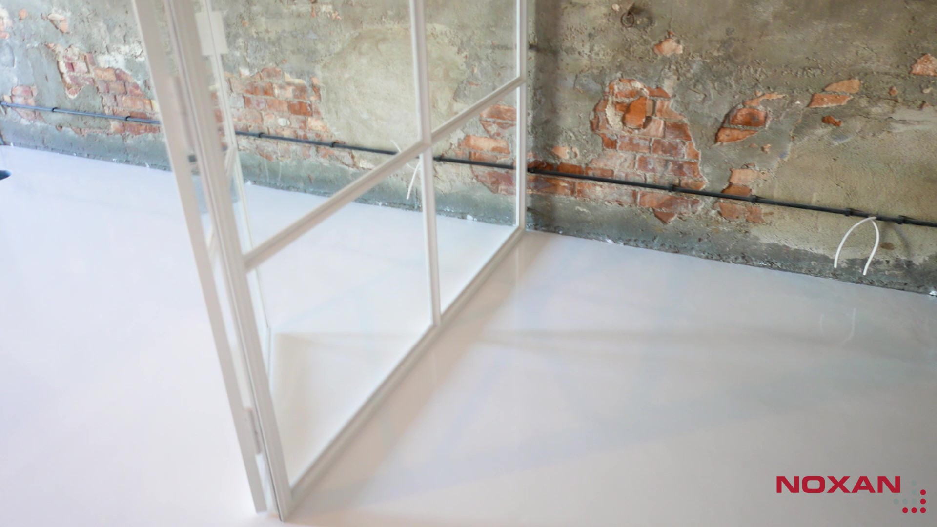 Biała posadzka efekt