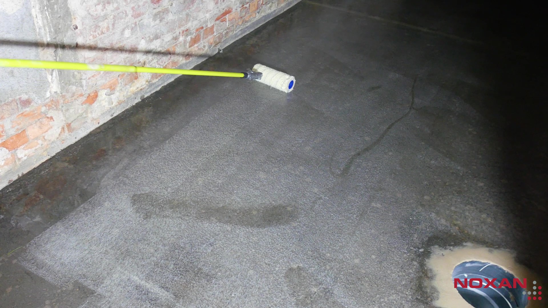 Dominator DoPox 30-34 malowanie wałkiem