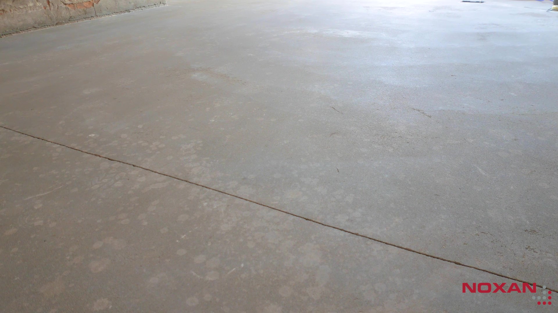 Gładka posadzka przed aplikacją