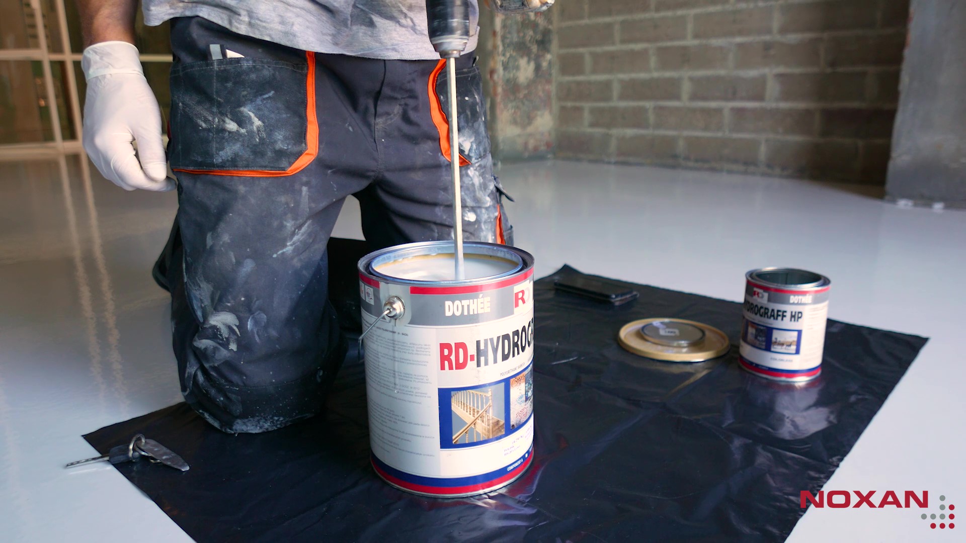 Nawierzchnia poliuretanowa Hydrograff HP mieszanie