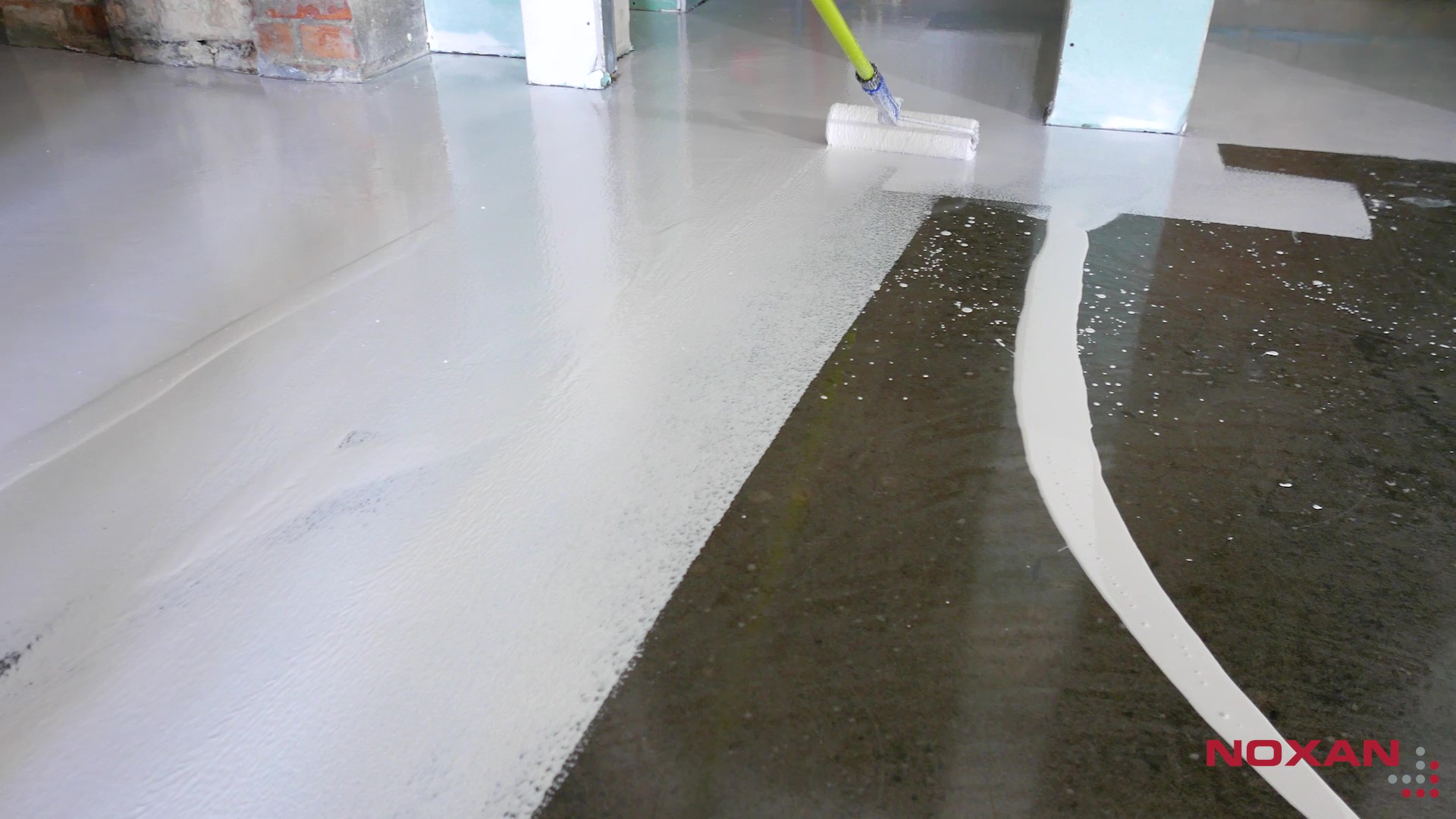 ProFloor Plus aplikacja dużym wałkiem