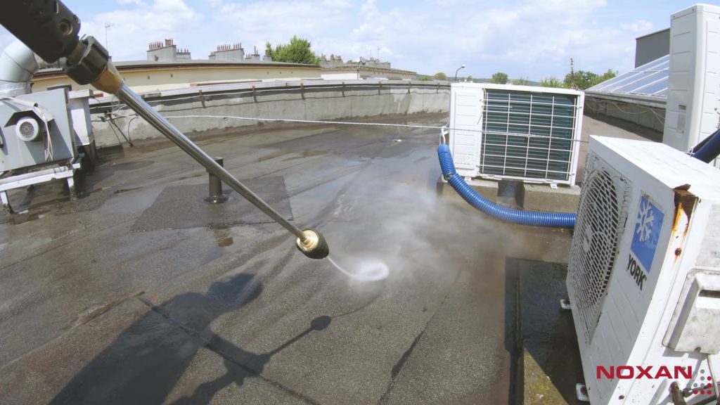 Przygotowanie podłoża za pomocą myjki ciśnieniowej