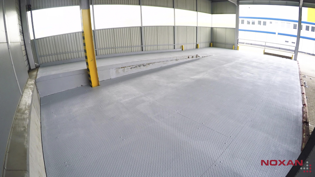 podłoga metalowa na legarach