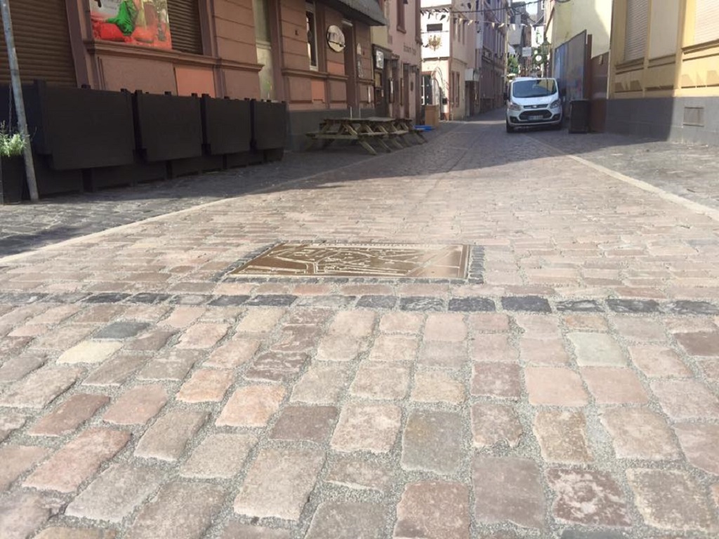 ulica z kostki kamiennej