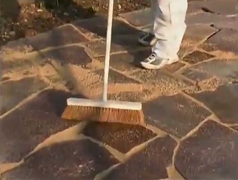 Czyszczenie przy użyciu miękkiej szczotki