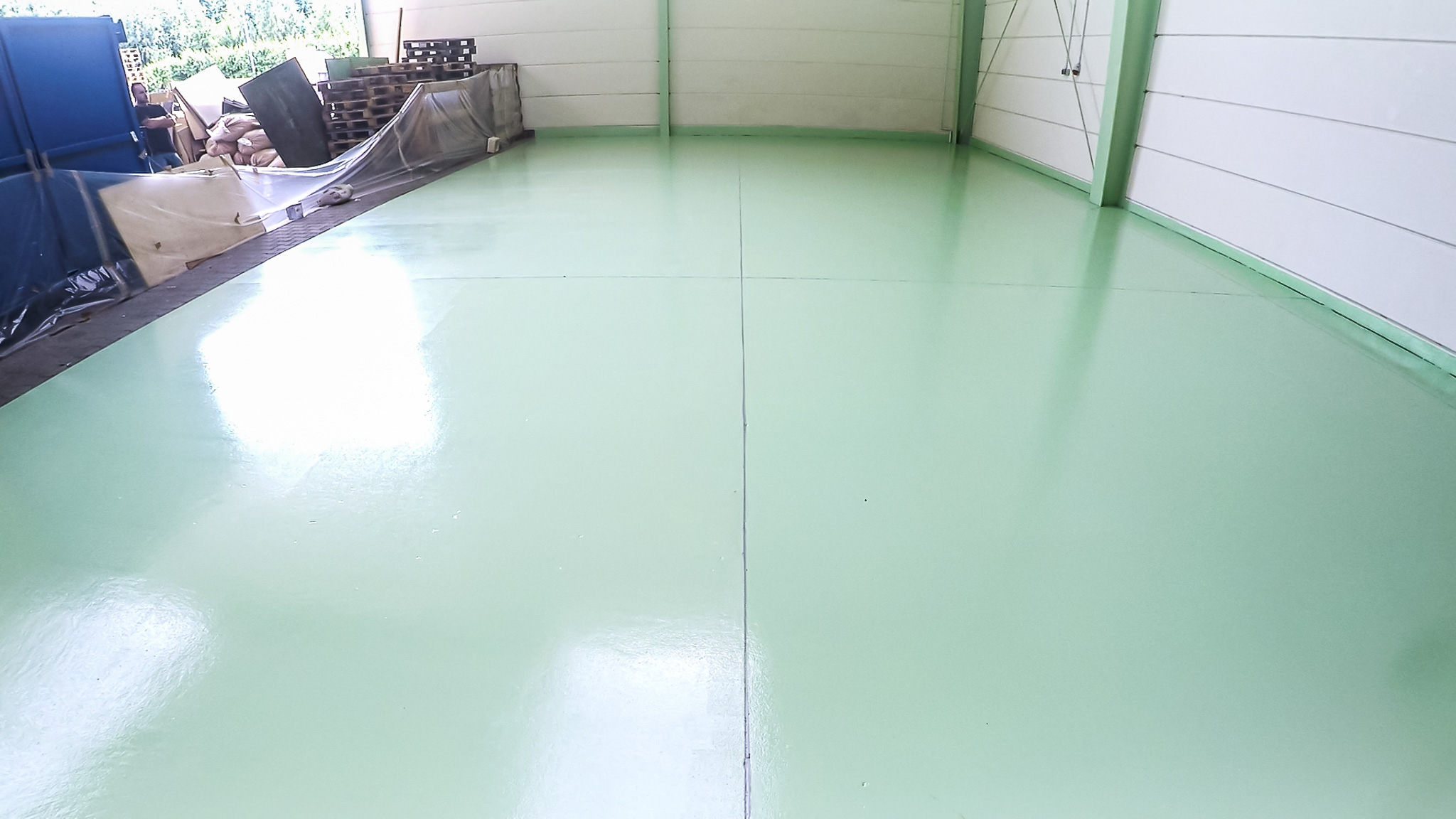 Aplikacja żywicy ProFloor Plus