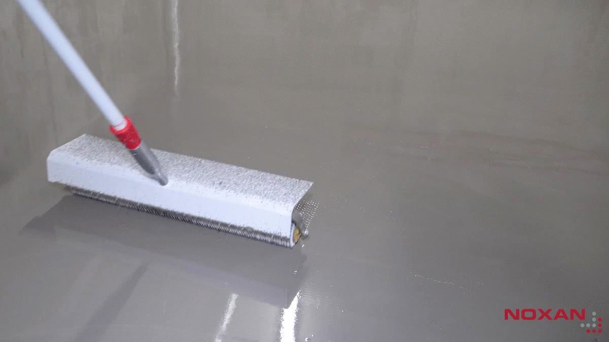 Odpowietrzanie masy samorozlewnej