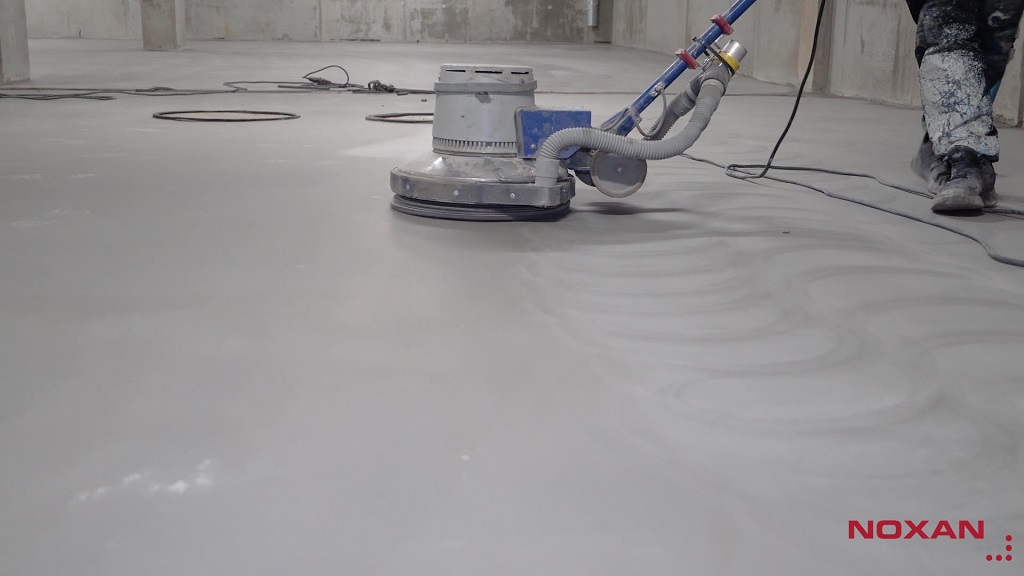 Szlifowanie masy samorozlewnej