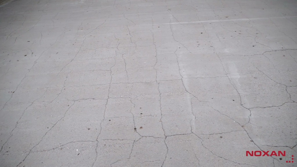 Ubytki w posadzce betonowej