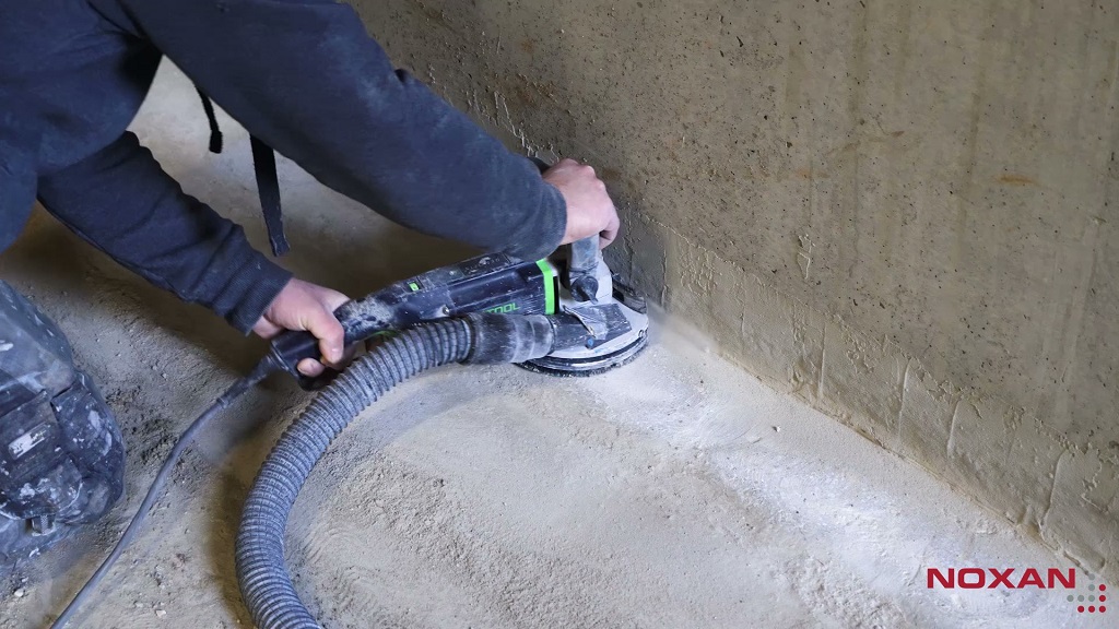 Ręczne szlifowanie posadzki