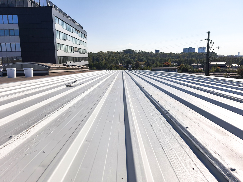 Uszczelniony dach metalowy