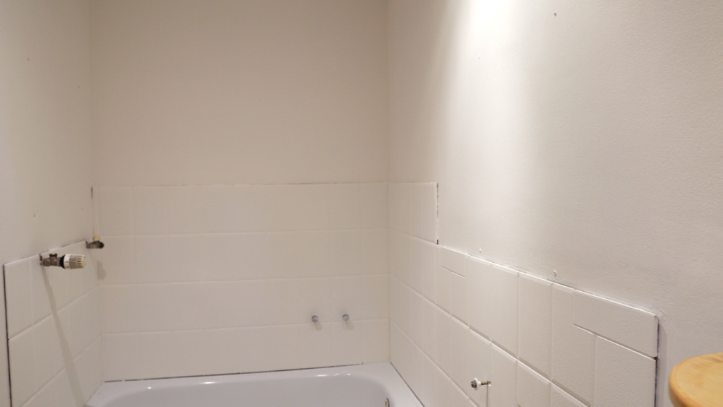 Ściana pomalowana elastyczną farbą Elastoflex