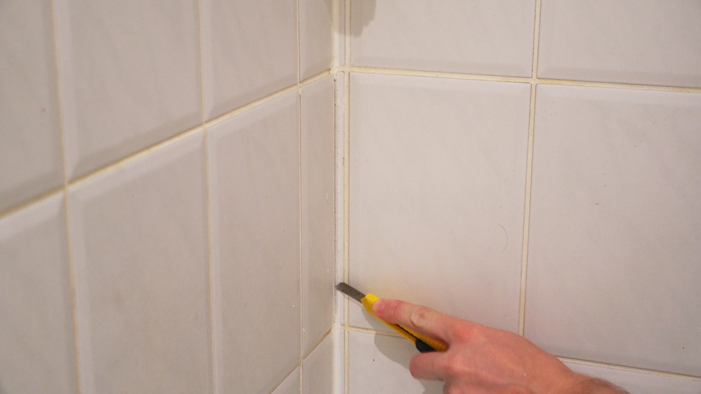 Usuwanie ręczne silikonu