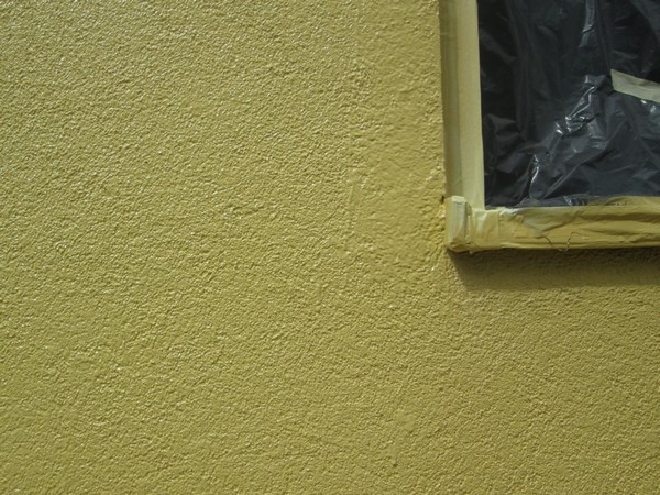 Elewacja pomalowana farbą Elastoflex