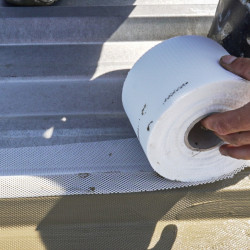 Mesh / non-woven roof reinforcement fabric Mesh / non-woven roof reinforcement fabric