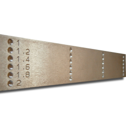 Adjustment bar for spiked squeegees Adjustment bar for spiked squeegees