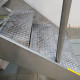 Lakier antykorozyjny Monoguard Clear na metalowych schodach